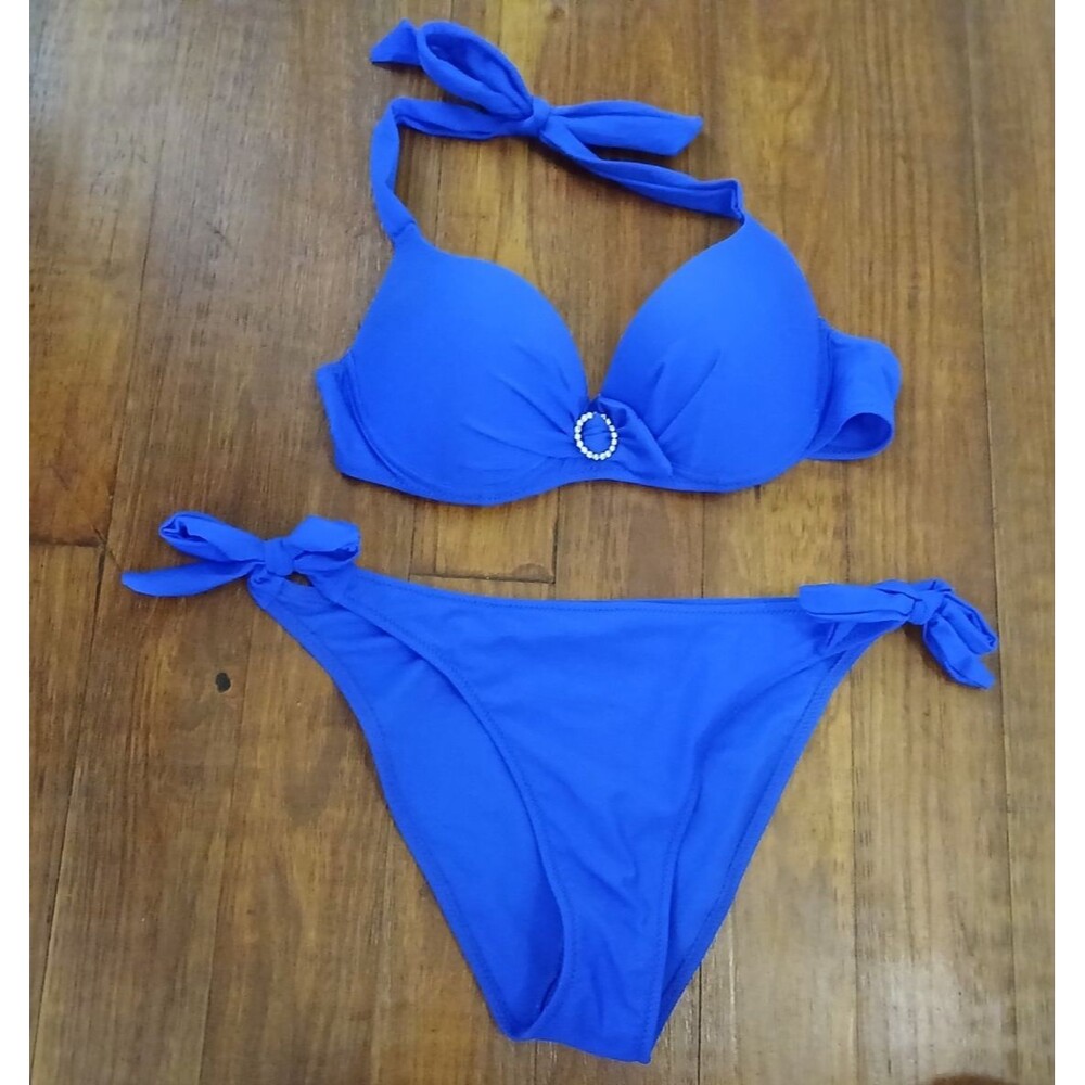 Gorgeous Blue Bikini With Bling in the middle of Top Large   NWOT